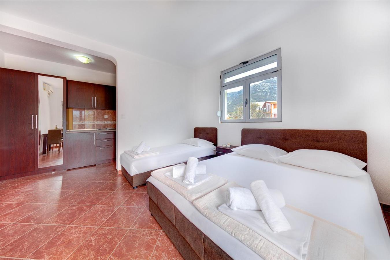 Delfin Apartments Sutomore Quarto foto