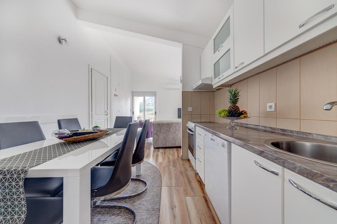 Delfin Apartments Sutomore Quarto foto